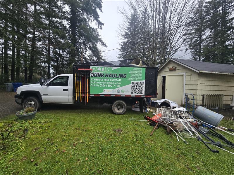 Professional junk removal and hauling services help you save time and energy